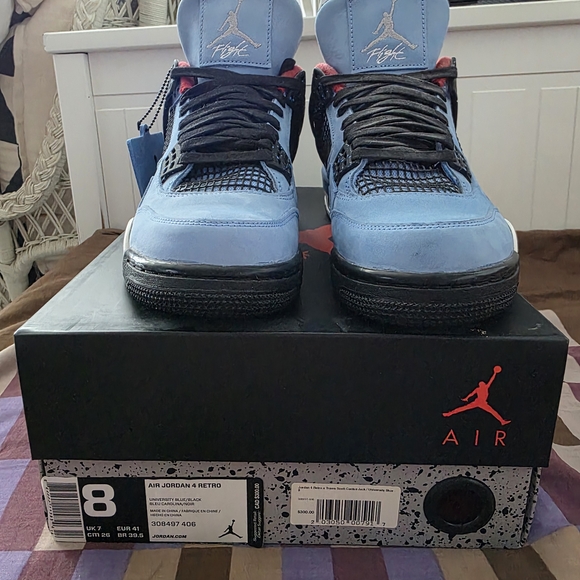 Travis Scott × Air Jordan 4 Sold - Picture 4 of 5